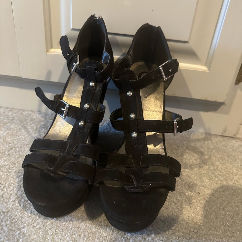 Guess wedges